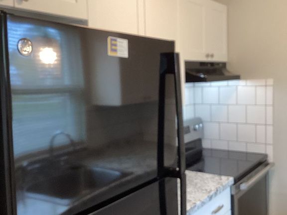 2nd image of 550 13th Pl APT 2