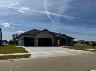 1104 Cherrywood Ct, Sherman, IL 62684