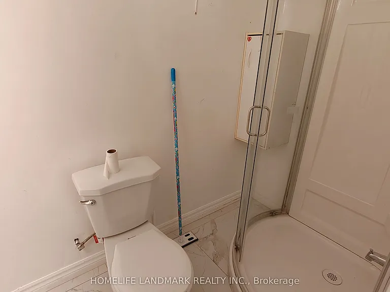 385 Marybay Cres #2 — Photo 8