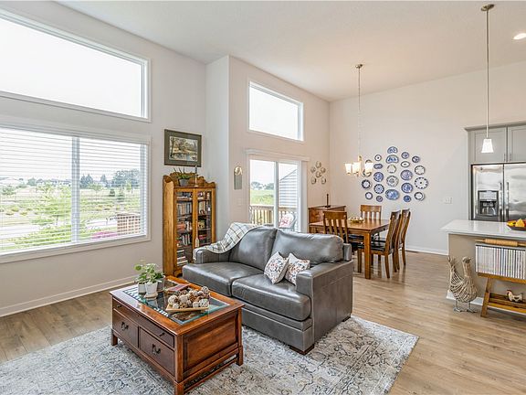 3rd image of 9731 Turnpoint Dr