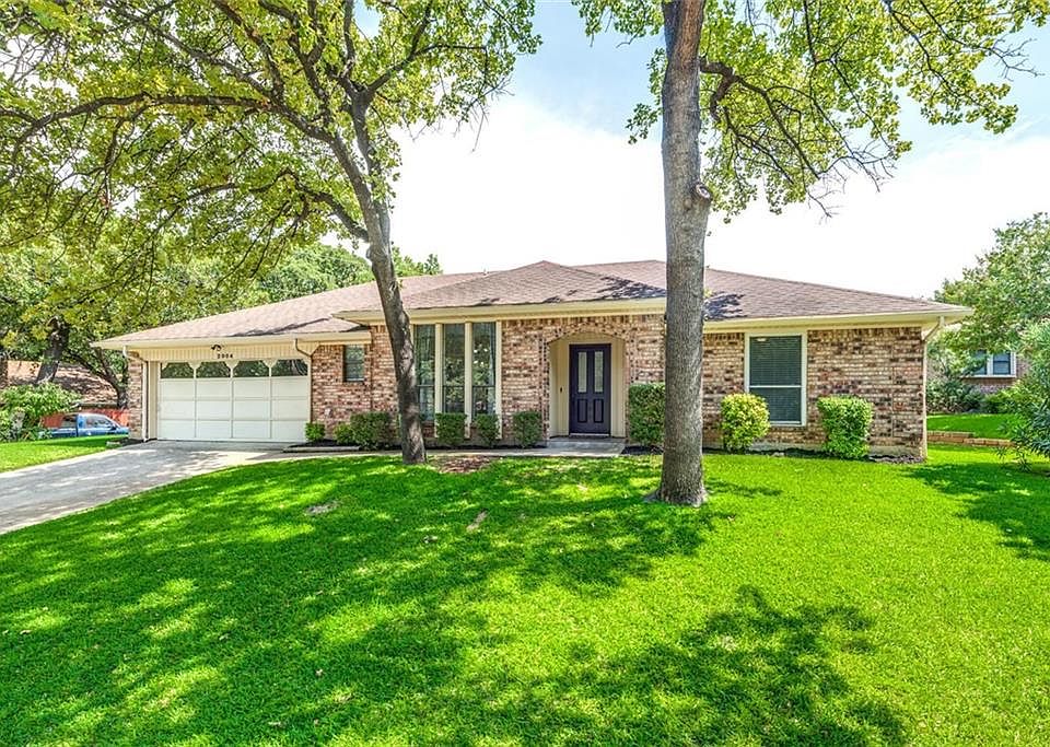1st image of 2904 Live Oak Ln