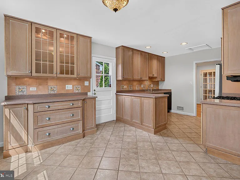 6035 Chatsworth Ln — Photo 23