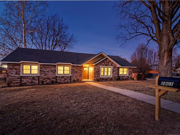 3rd image of 2801 Simmons Ln