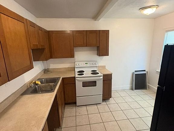 5th image of 2207 N Ellis St