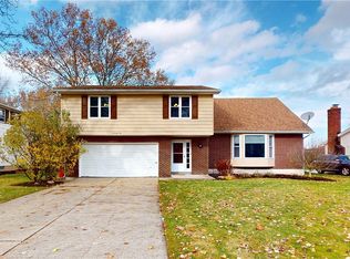 71 Pin Oak Cir, Grand Island, NY 14072