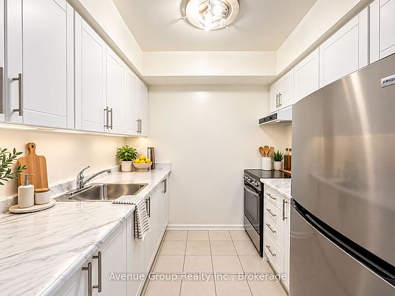 4th image of 171 Main St N #708