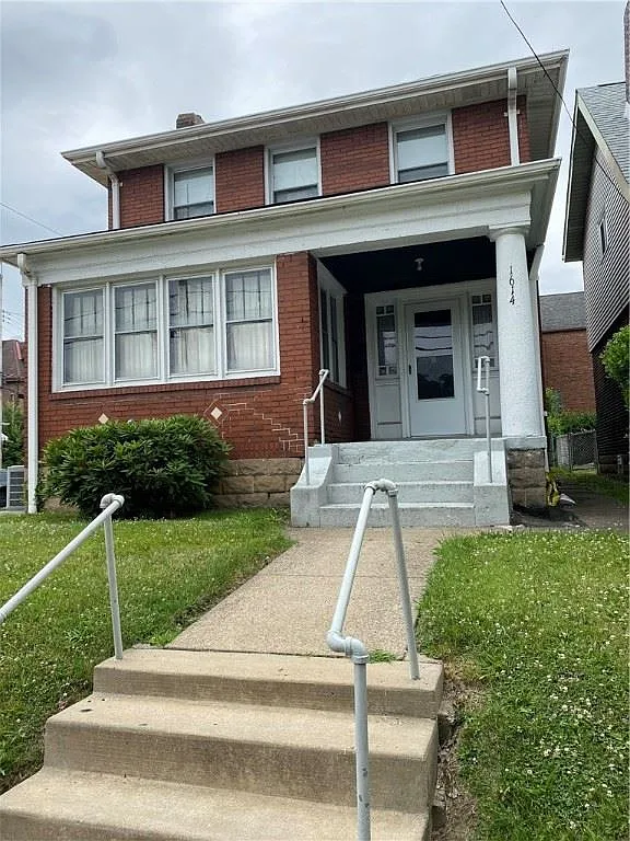 1614 Oak Grove Ave photo 1