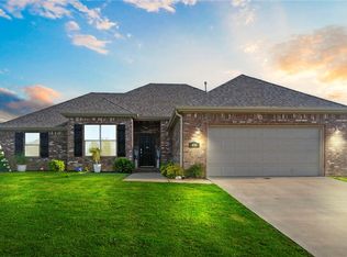 498 Concho St, Farmington, AR 72730