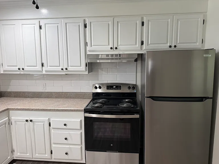 905 Avenue G SE — Photo 8