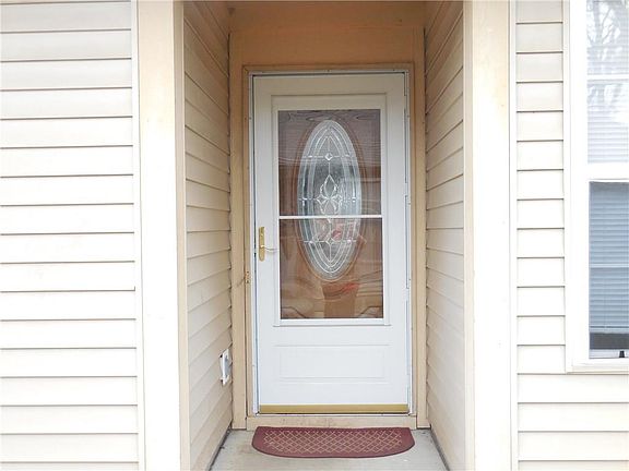 2nd image of 4520 Riverbrook Ln