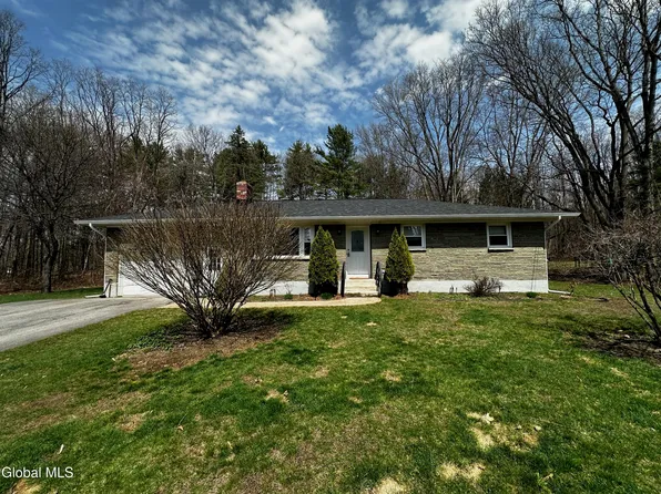 10 Frasier Road, Greenfield Center, NY 12833