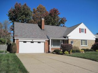21140 Seabury Ave, Fairview Park, OH 44126