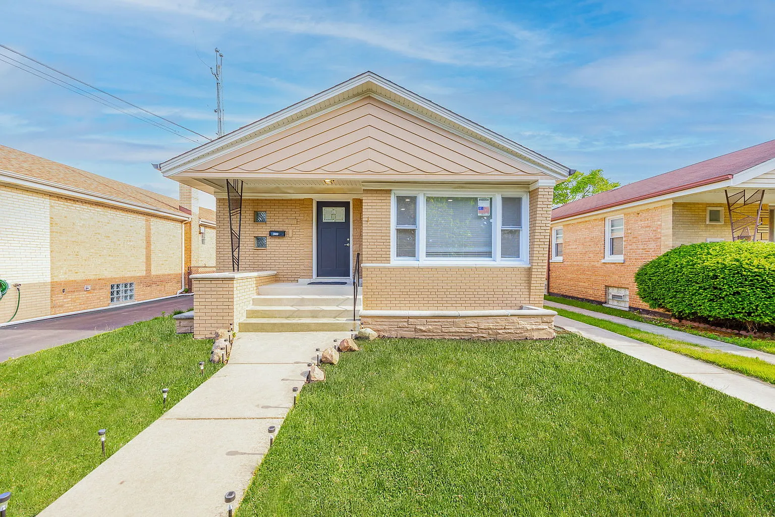 3217 W 114th St photo 1