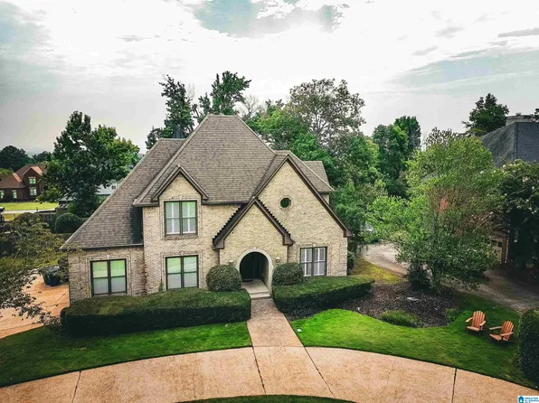 3813 Carisbrooke Cir, Hoover, AL 35226