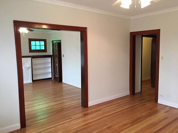 3rd image of 2219 W Montrose Ave APT 2