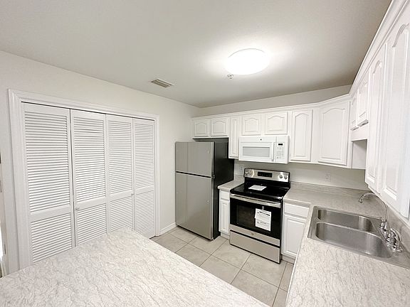 5th image of 435 E Canal Dr Unit 8