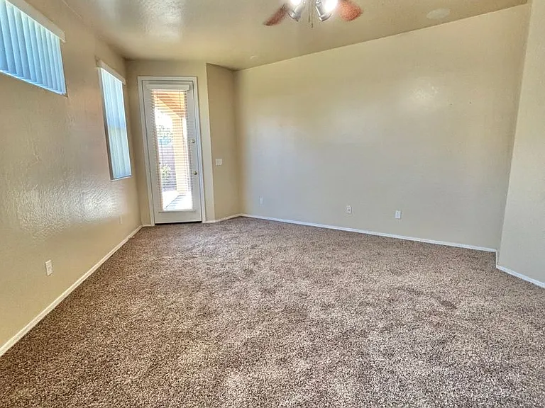 3147 E Vallejo Dr — Photo 14