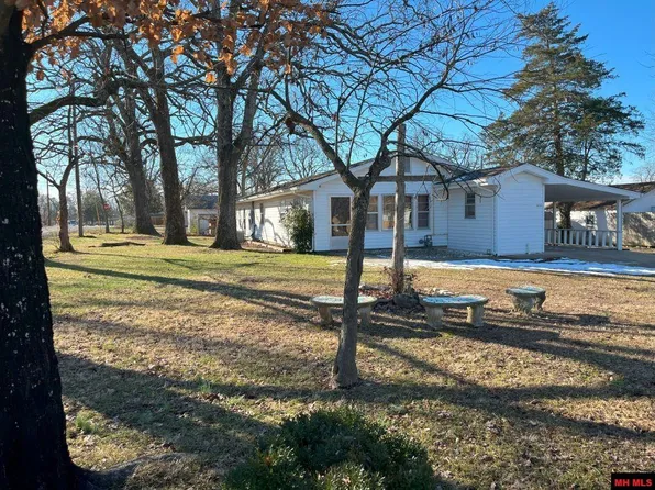 424 E 7th St, Mountain Home, AR 72653