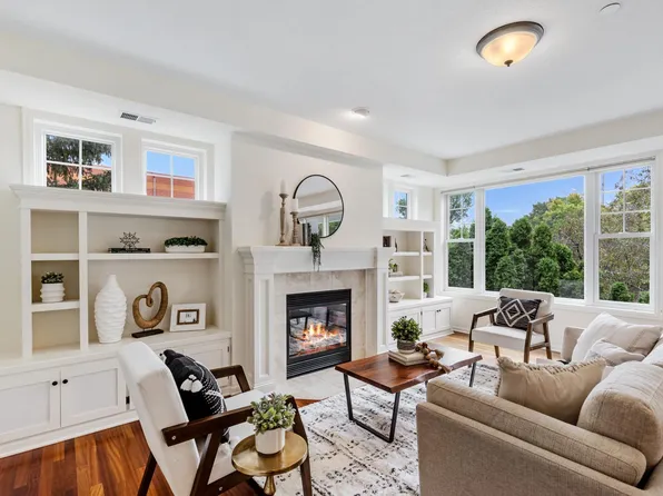 205 Mill St #S104, Excelsior, MN 55331