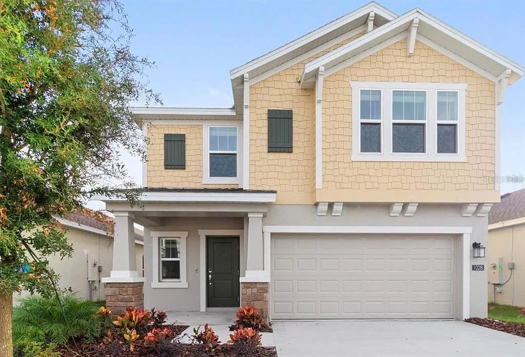 5 bed, 2.5 bath, 2370 sqft, $2,650 — Photo 1