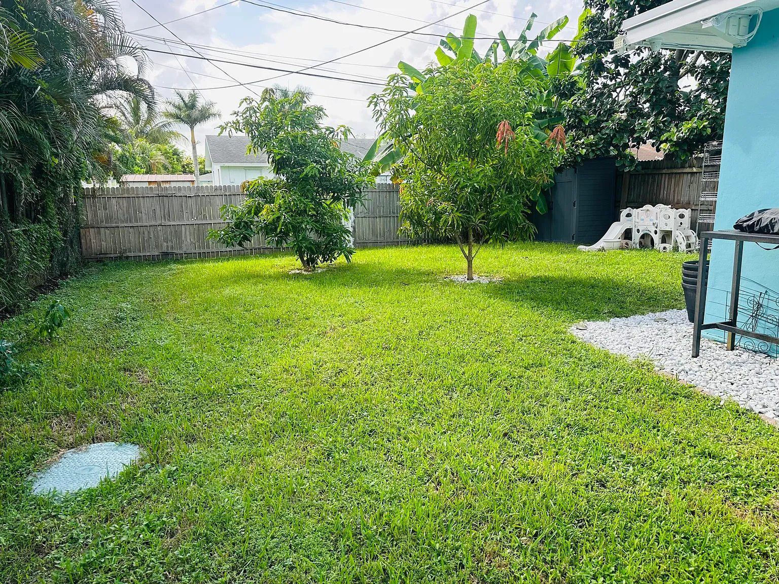 3 bed, 2.0 bath, 1760 sqft, $3,000 — Photo 3