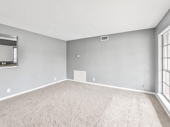 3rd image of 420 N Shady Ln