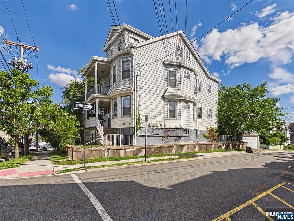 139 Fairview Ave