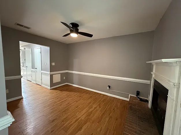 3 bed, 2.5 bath, 1385 sqft, $2,100 — Photo 3