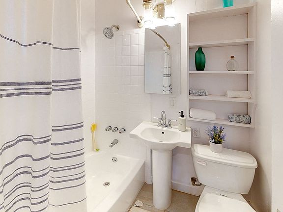 5th image of 11676 Darlington Ave #76