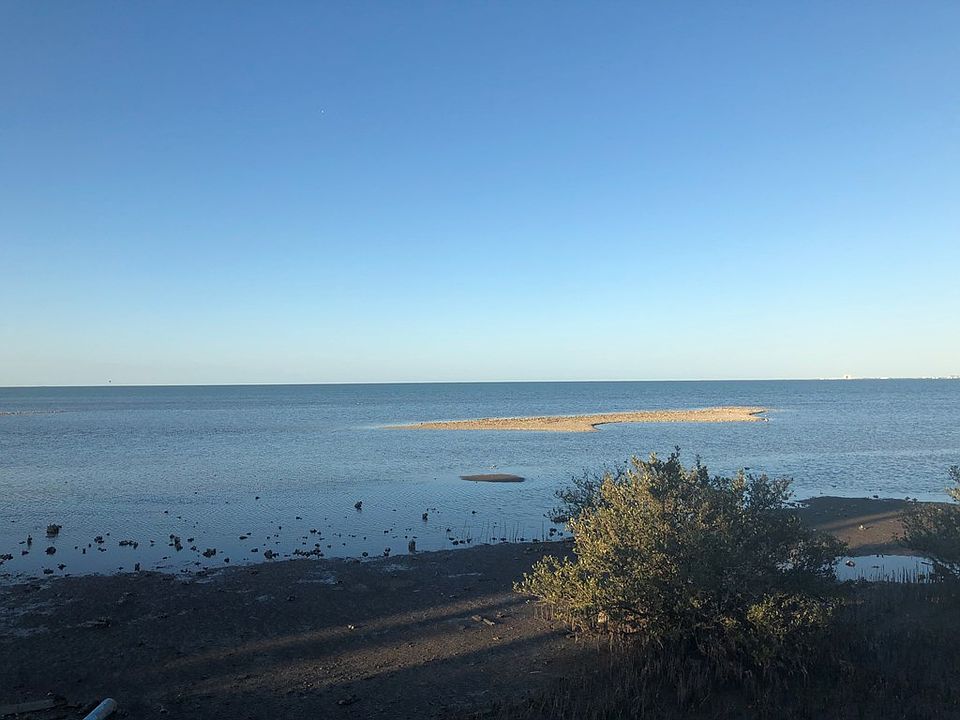 2nd image of 1818 N Shore Dr