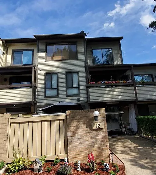 12 Fifeshire Ct — Photo 1