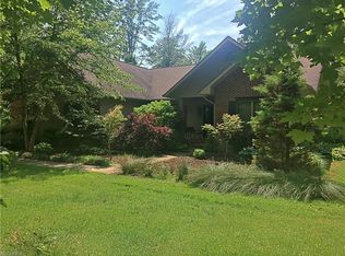 5148 Black Rd, Brecksville, OH 44141