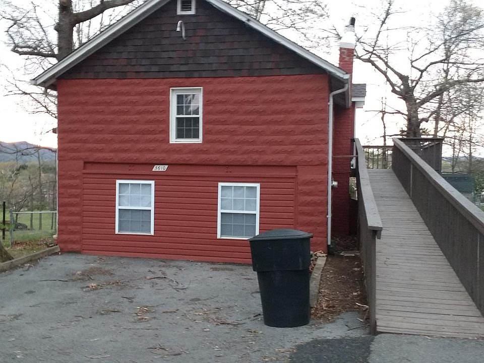 1st image of 3610 Parkwood Dr