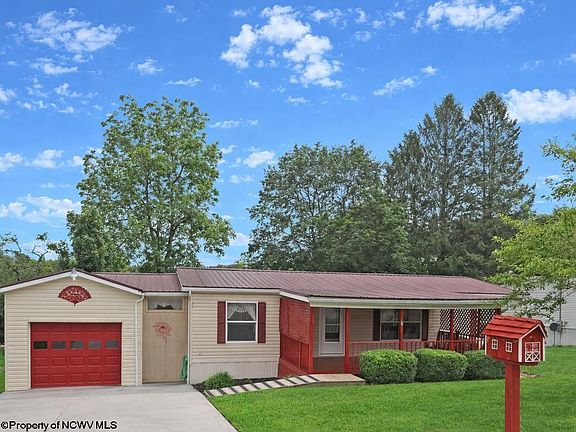 2nd image of 211 Jaycee Ave