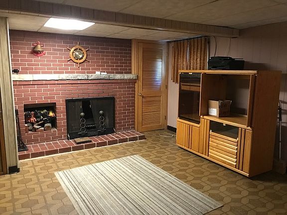 4th image of 8020 Lawler Ave