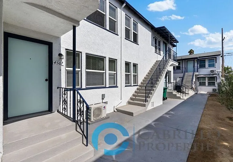 4571 North Ave — Photo 3