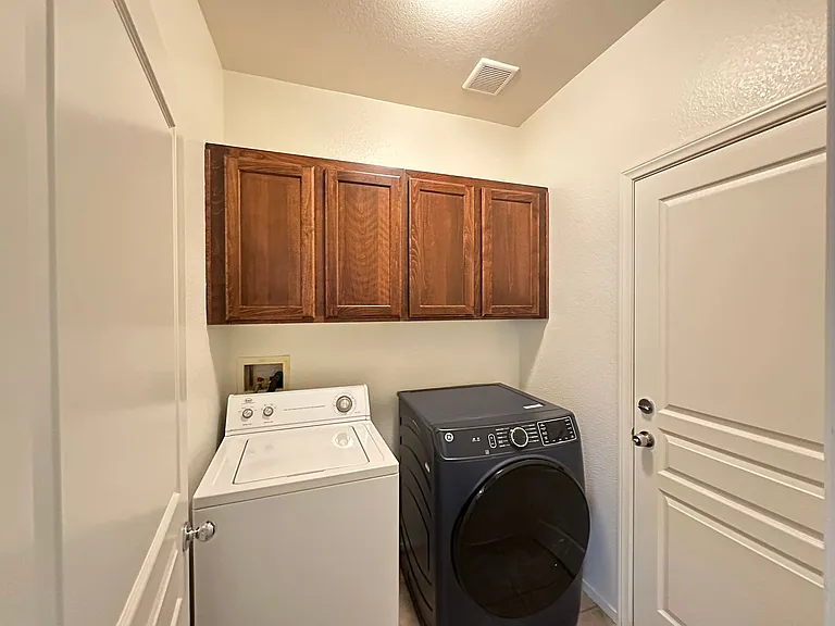 10224 Tait St — Photo 18