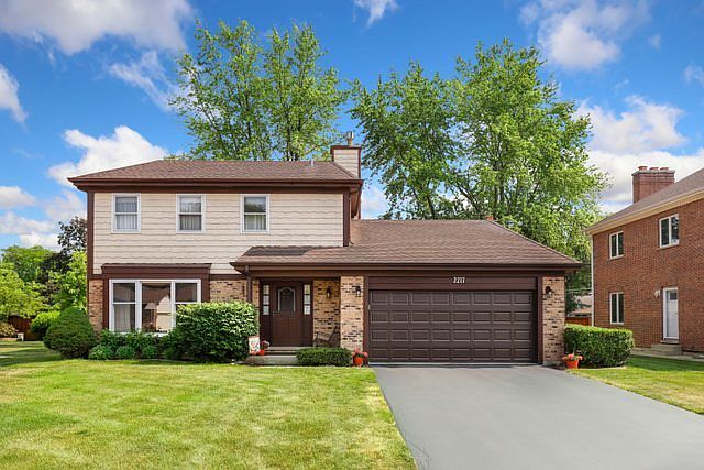 1st image of 2217 E Amhurst Ct