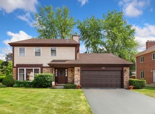 2217 E Amhurst Ct, Arlington Heights, IL 60004