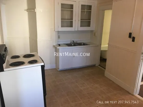 124 York St APT 2, Bangor, ME 04401