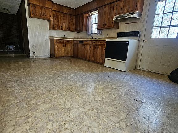 3rd image of 85 Marquiss Rd