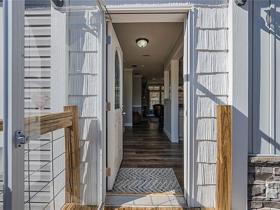 2nd image of 869 Simmons Road