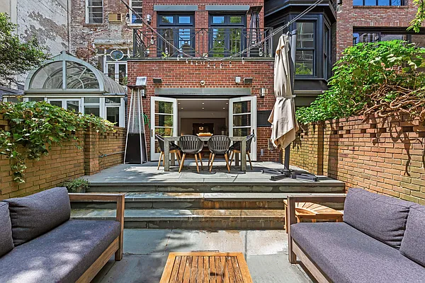 Sold by Sloane Square | media 2