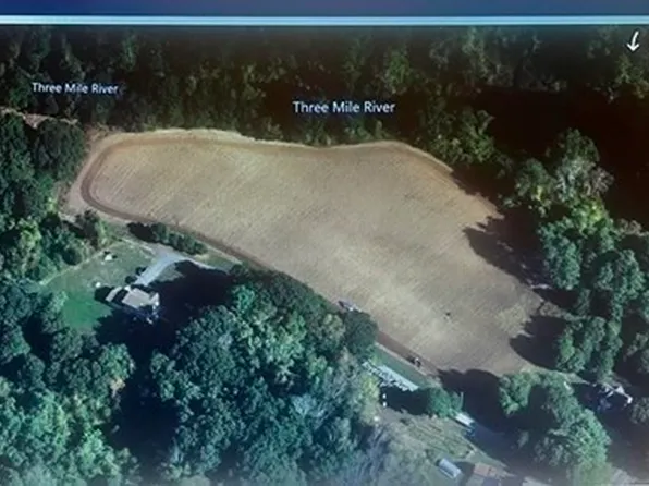 418 Old Somerset Ave, North Dighton, MA 02764