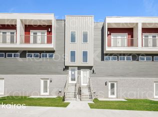 1670 S Razorback Rd, Fayetteville, AR 72701