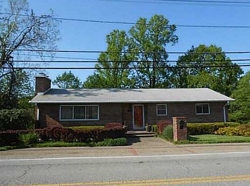 1st image of 1938 Oakridge Dr