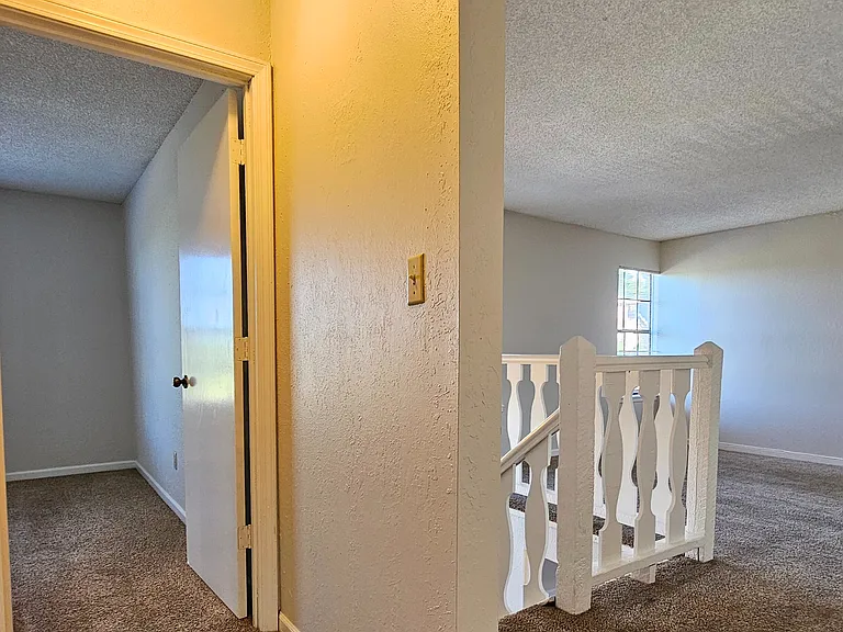 10904 McKinley Dr — Photo 6