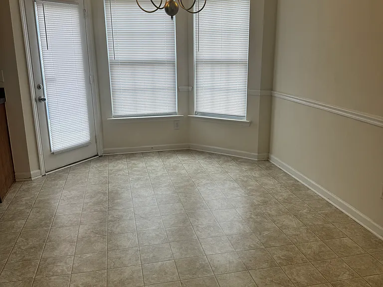 2538 Crescent Forest Dr — Photo 5