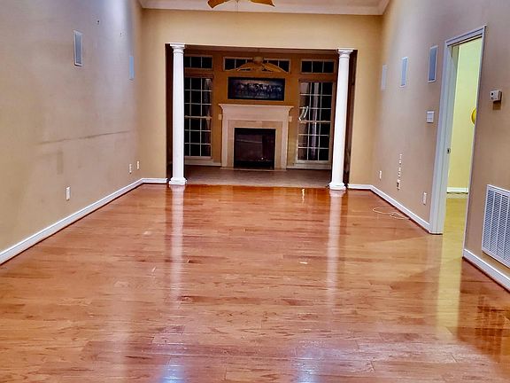 4th image of 564 Siena Ln