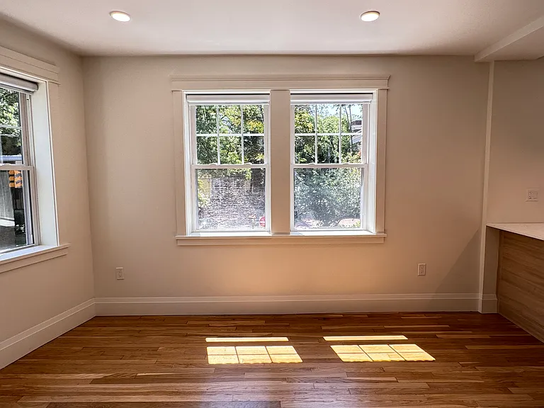 Harvard Lee — Photo 11